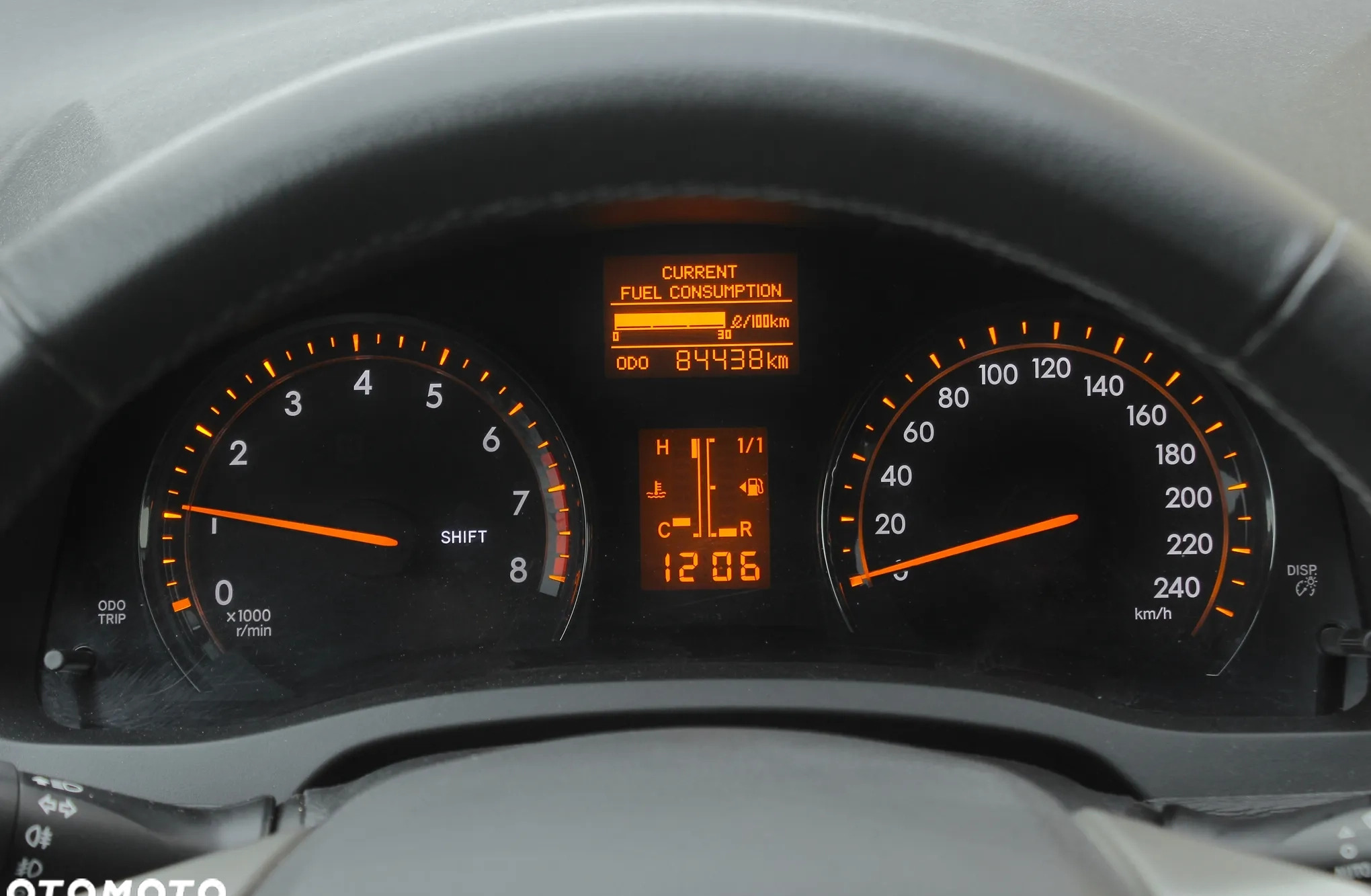 Toyota Avensis cena 41000 przebieg: 84000, rok produkcji 2011 z Poddębice małe 379